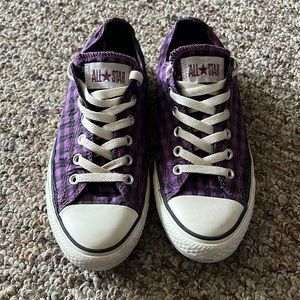 Black and purple checkered converse. Size 9. Slightly worn.